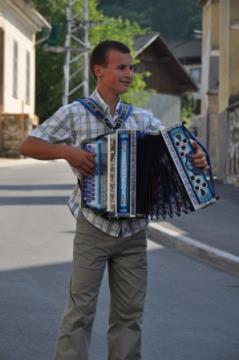 KNOBLEHARJEVO 2012 - Otvoritev ceste in pločnika do osnovne šole Frana Metelka 29